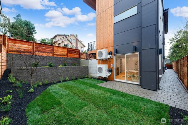 6312 Evanston Avenue N, Seattle, WA 98103