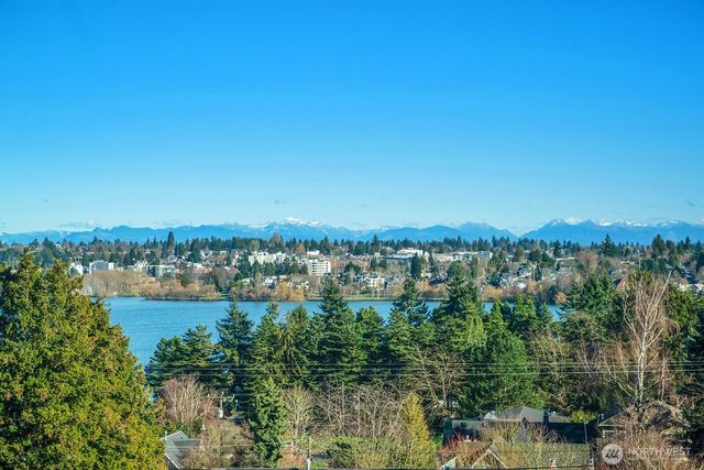 6312 Evanston Avenue N, Seattle, WA 98103