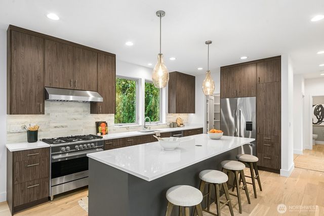 6312 Evanston Avenue N, Seattle, WA 98103