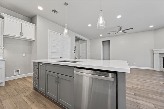 15330 Legacy Park Way, Magnolia, TX 77354