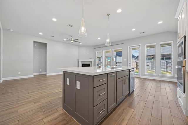 15330 Legacy Park Way, Magnolia, TX 77354