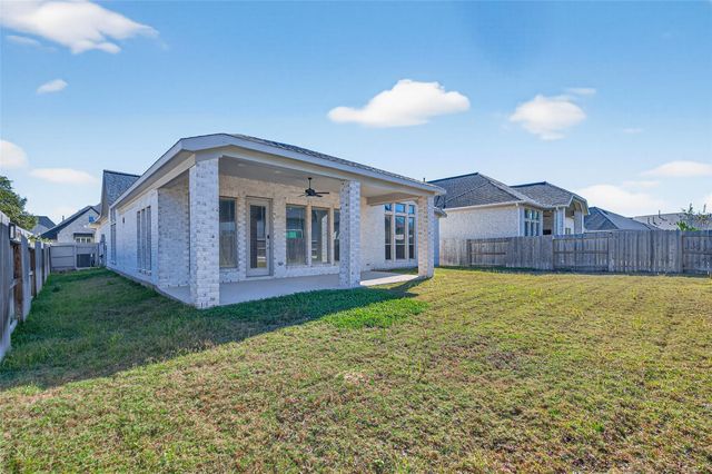 15330 Legacy Park Way, Magnolia, TX 77354