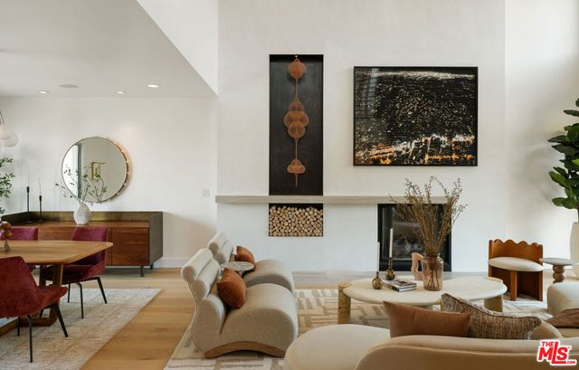 928 Las Lomas Avenue, Pacific Palisades, CA 90272