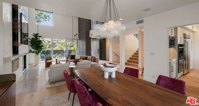 928 Las Lomas Avenue, Pacific Palisades, CA 90272