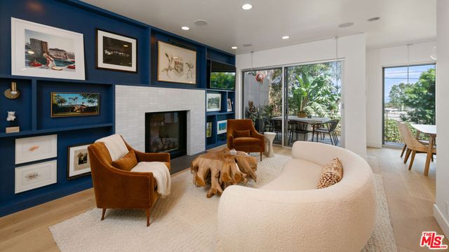 928 Las Lomas Avenue, Pacific Palisades, CA 90272