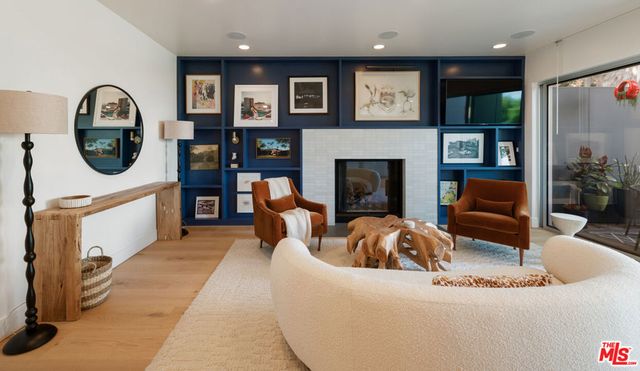 928 Las Lomas Avenue, Pacific Palisades, CA 90272