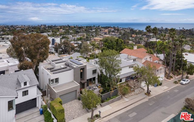 928 Las Lomas Avenue, Pacific Palisades, CA 90272