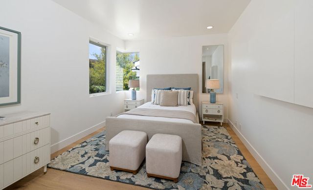 928 Las Lomas Avenue, Pacific Palisades, CA 90272