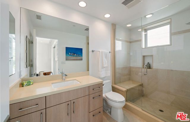 928 Las Lomas Avenue, Pacific Palisades, CA 90272