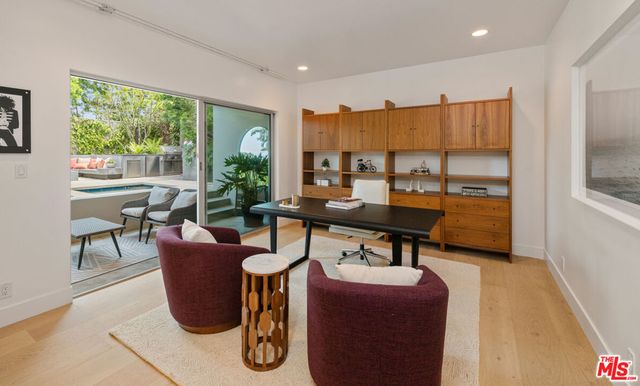 928 Las Lomas Avenue, Pacific Palisades, CA 90272
