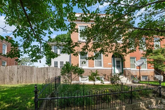 4639 Virginia Avenue, St Louis, MO 63111
