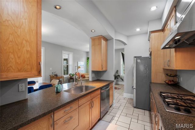 4639 Virginia Avenue, St Louis, MO 63111