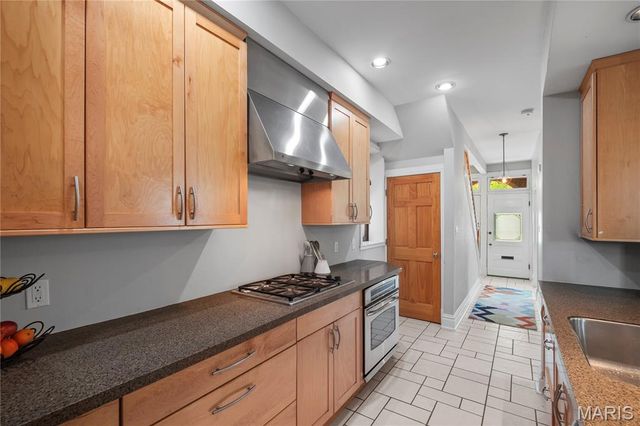 4639 Virginia Avenue, St Louis, MO 63111