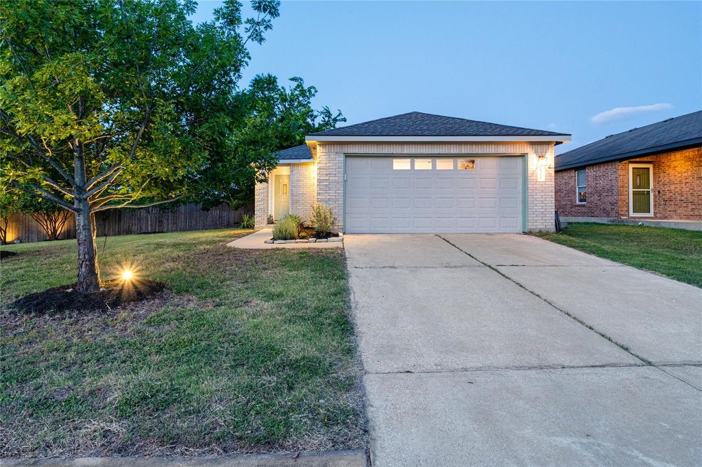 102 Woodley RD, Leander, TX 78641