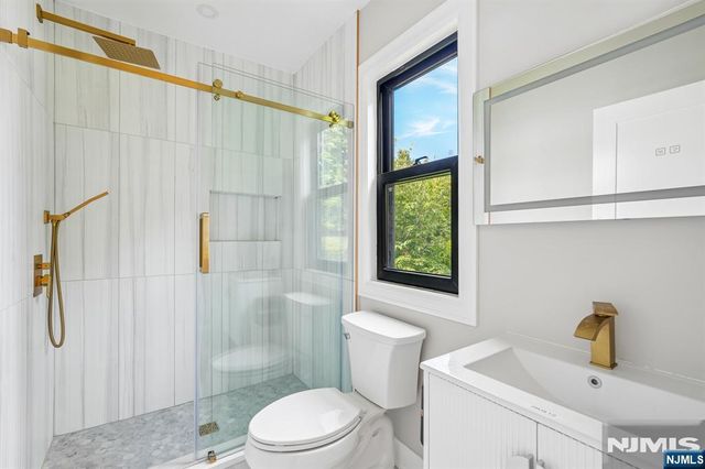 68 N Livingston Avenue, Livingston, NJ 07039