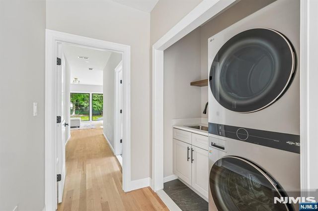 68 N Livingston Avenue, Livingston, NJ 07039