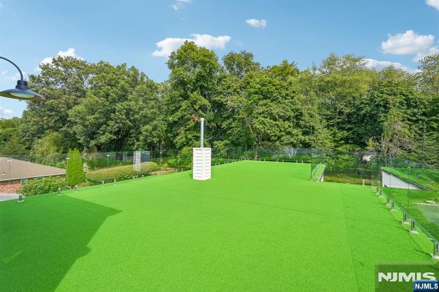 68 N Livingston Avenue, Livingston, NJ 07039
