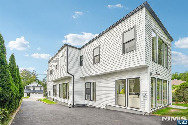 68 N Livingston Avenue, Livingston, NJ 07039