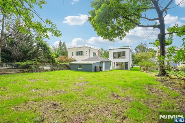 68 N Livingston Avenue, Livingston, NJ 07039