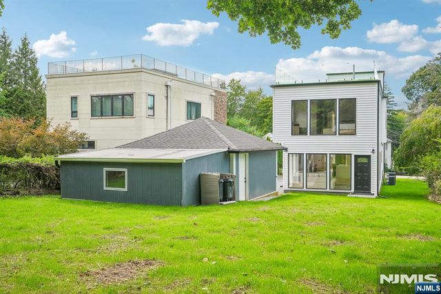 68 N Livingston Avenue, Livingston, NJ 07039
