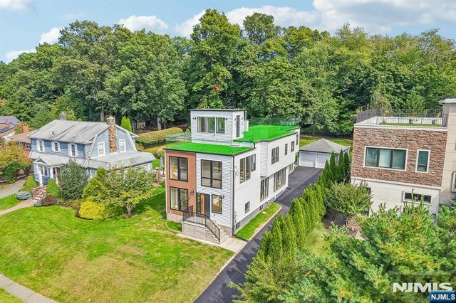 68 N Livingston Avenue, Livingston, NJ 07039