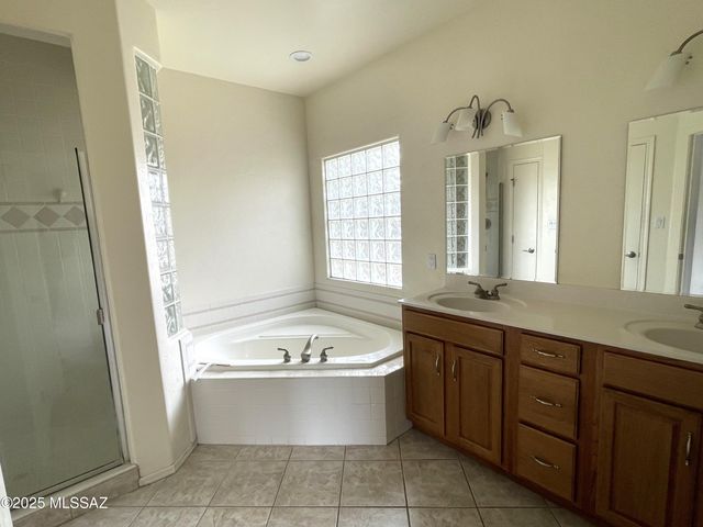 742 Via Vanilla, Rio Rico, AZ 85648