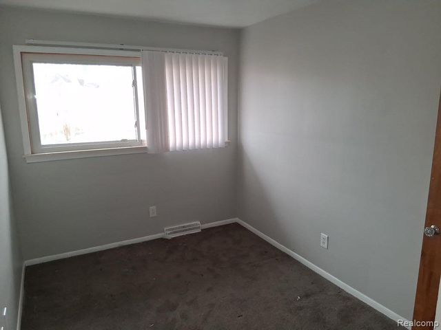 8791 E Outer Drive, Detroit, MI 48213