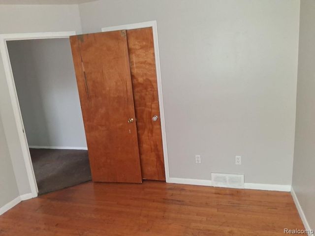 8791 E Outer Drive, Detroit, MI 48213