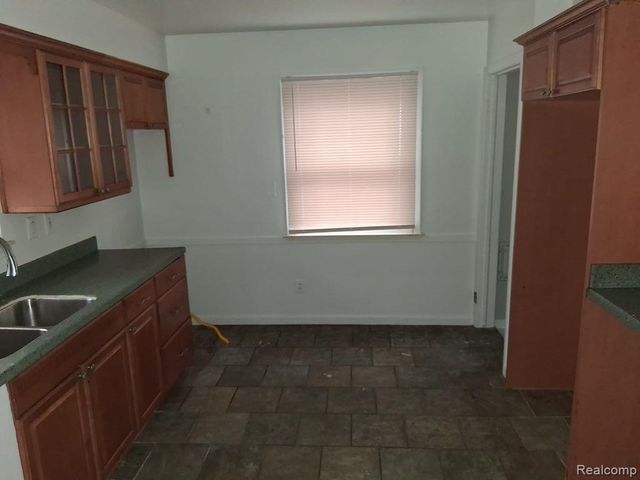 8791 E Outer Drive, Detroit, MI 48213