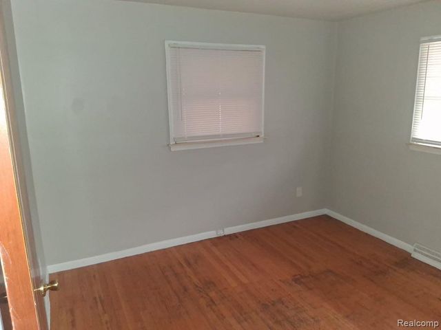 8791 E Outer Drive, Detroit, MI 48213