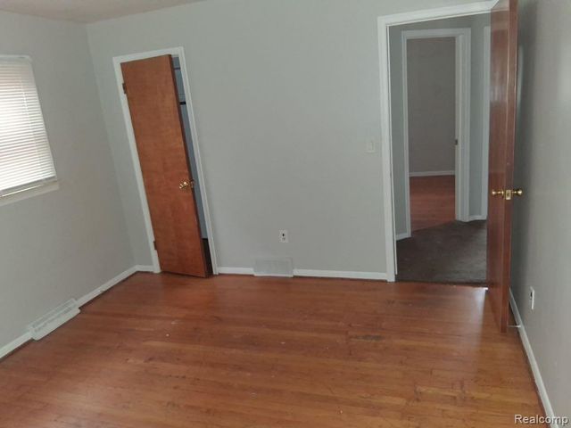 8791 E Outer Drive, Detroit, MI 48213