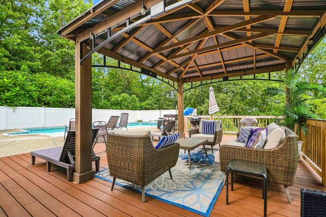 96 Pillsbury Road, Londonderry, NH 03053