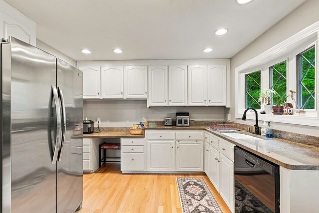 96 Pillsbury Road, Londonderry, NH 03053
