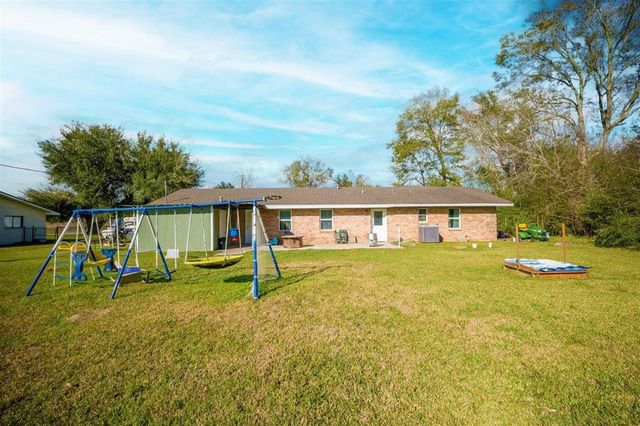 2797 E Gauthier Road, Lake Charles, LA 70607