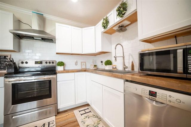 2797 E Gauthier Road, Lake Charles, LA 70607