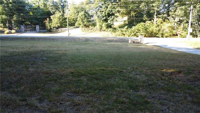 Pine Ridge Lane, Rogers, AR 72756