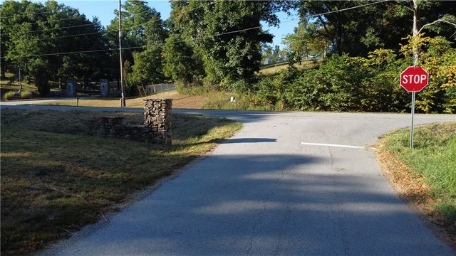 Pine Ridge Lane, Rogers, AR 72756