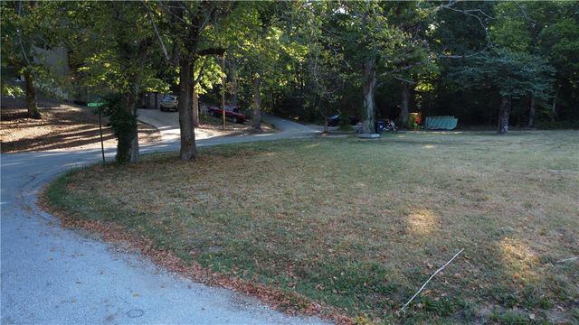 Pine Ridge Lane, Rogers, AR 72756