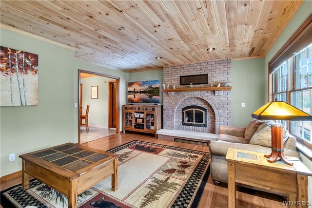 7542 Back Creek Road, Boston, NY 14075