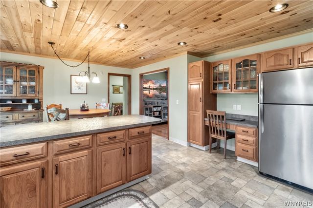 7542 Back Creek Road, Boston, NY 14075