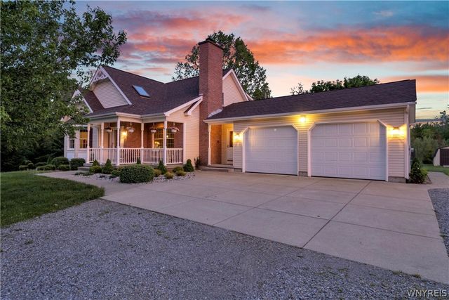 7542 Back Creek Road, Boston, NY 14075