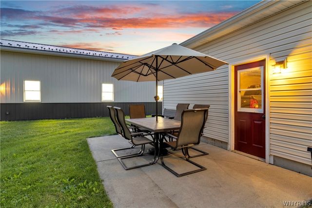 7542 Back Creek Road, Boston, NY 14075