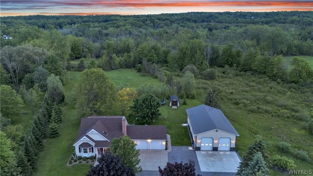 7542 Back Creek Road, Boston, NY 14075