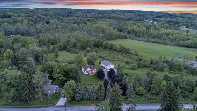 7542 Back Creek Road, Boston, NY 14075