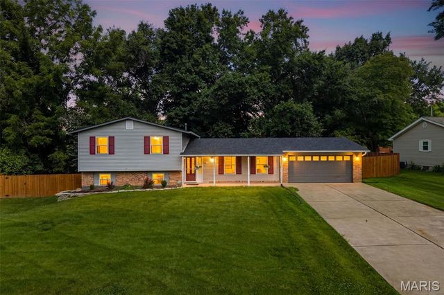 9 Linda Lane, St Peters, MO 63376