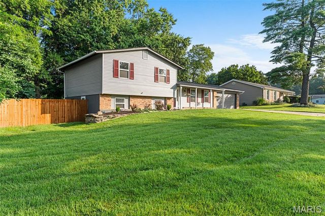 9 Linda Lane, St Peters, MO 63376
