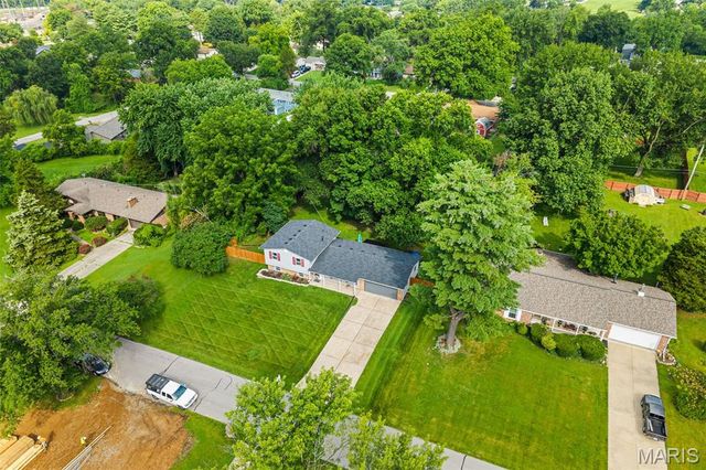 9 Linda Lane, St Peters, MO 63376
