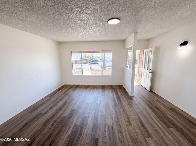 2704 S Lands End Road, Tucson, AZ 85713