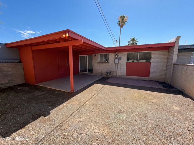 2704 S Lands End Road, Tucson, AZ 85713