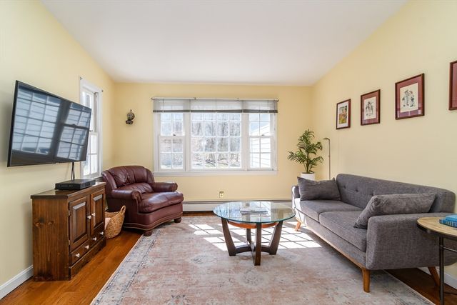 786 Boston Post Rd, Weston, MA 02493